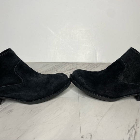 Born Beth Black Distressed Suede Bootie 9 1/2 M - Picture 9 of 15